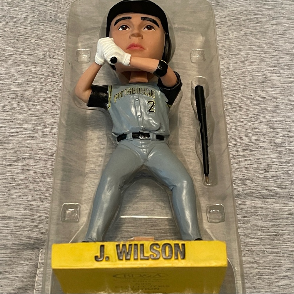 Bobblehead - Picture 3 of 6